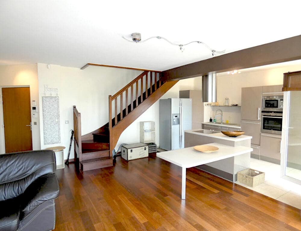 agence immo alfortville: 5 pièces 121 m², duplex meublé - cuisine ouverte sur le séjour