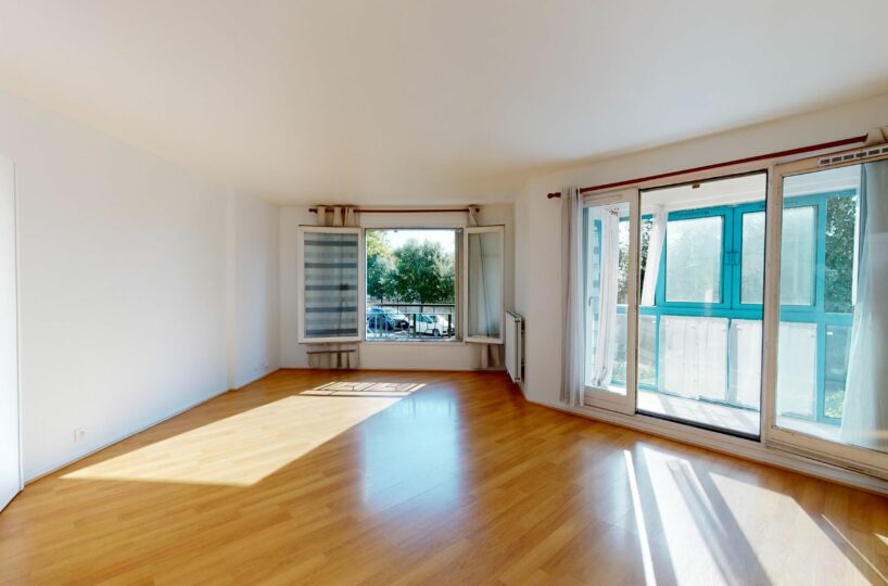 agence de location appartement: beau 2 pièces 56 m², au 1er étage d'un immeuble de 5 étages