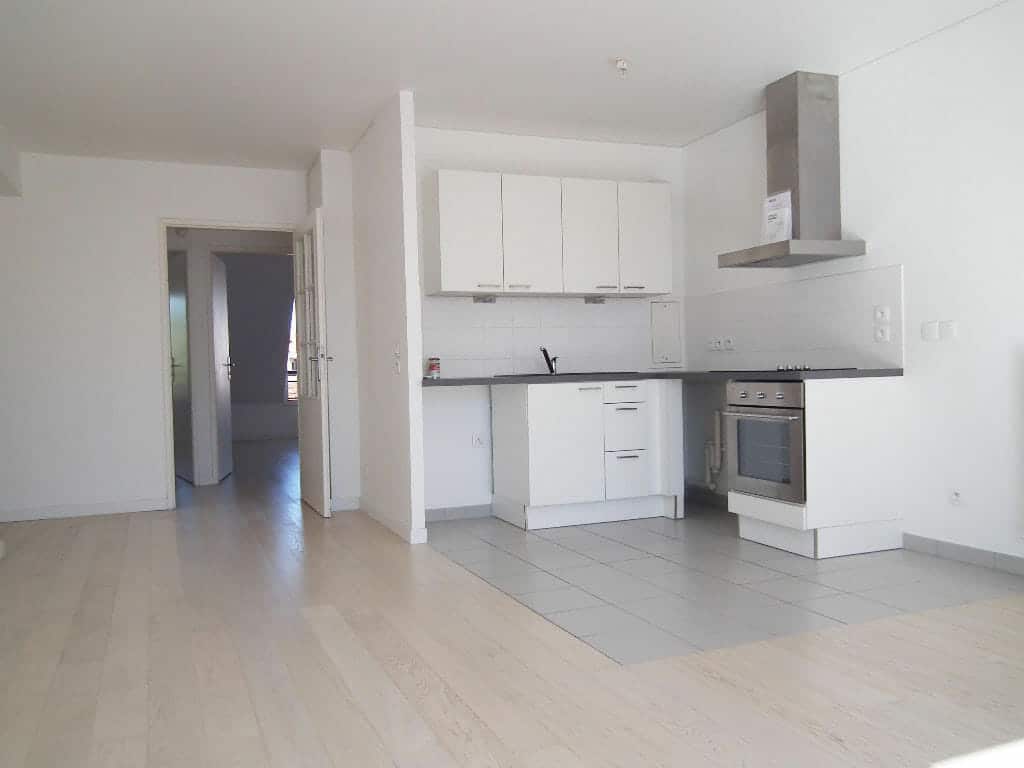 agence immo alfortville: 3 pièces 58 m², séjour ouvert sur cuisine, parking, 3° étage avec ascenseur