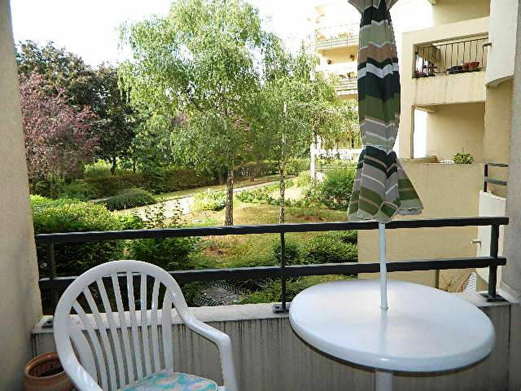 vente appartement maisons alfort: 2 pièces 48 m², balcon avec vue arborée