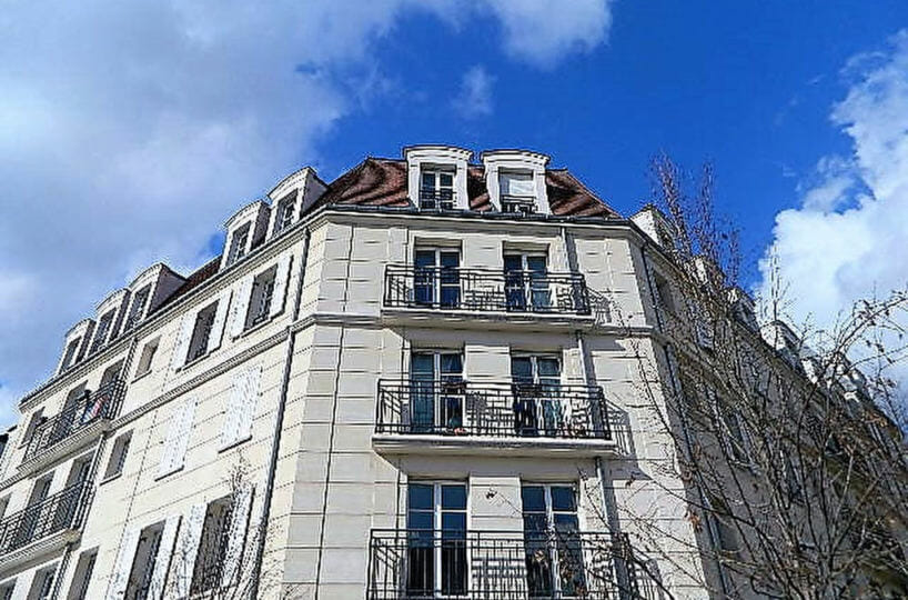 appartement a vendre maisons alfort: résidence de 2008, double places de parking en sous-sol
