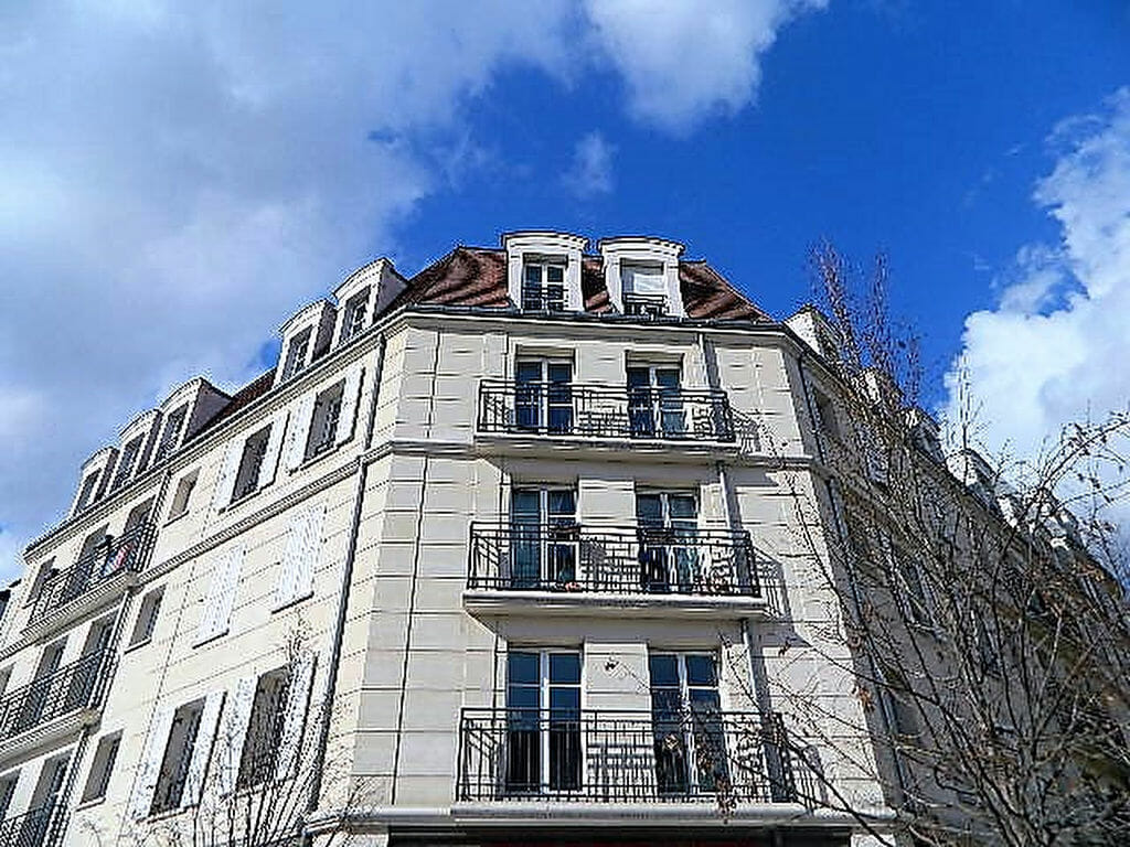 appartement a vendre maisons alfort: résidence de 2008, double places de parking en sous-sol