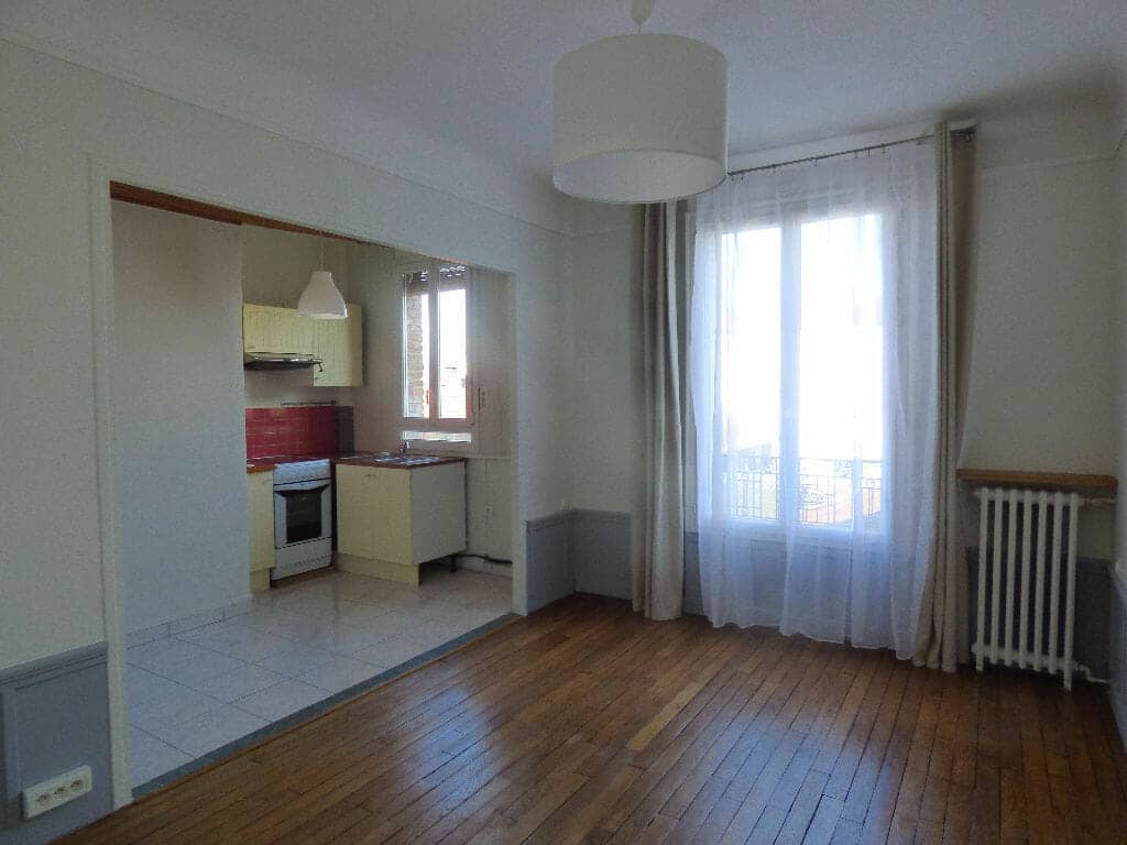 location appartement alfortville: 2 pièces 40 m² refait à neuf, sur cour, centre ville mairie