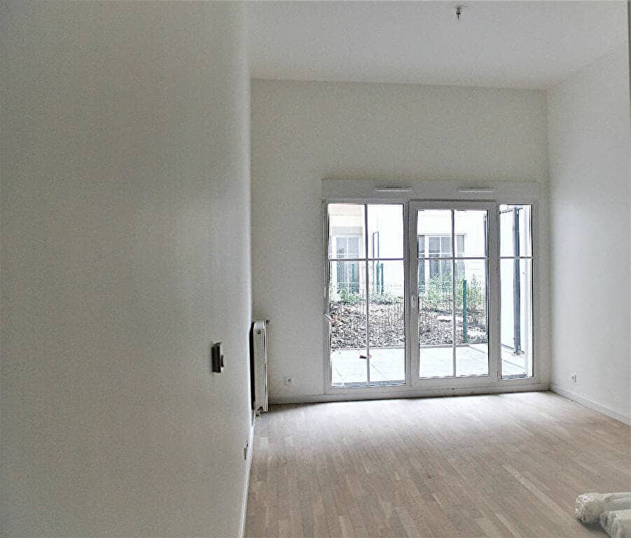 appartement à louer maisons alfort: studio 33 m², pièce à vivre, mezzanine possible, terrasse