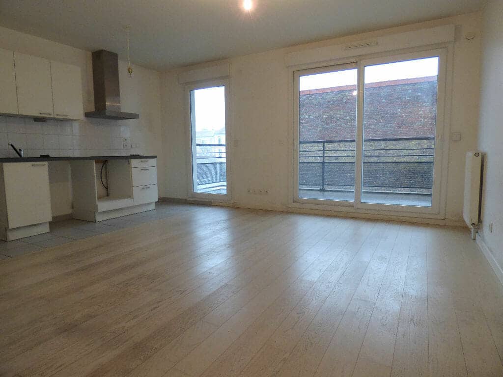 appartement alfortville location: 2 pièces 45 m², séjour ouvert sur cuisine et balcon filant