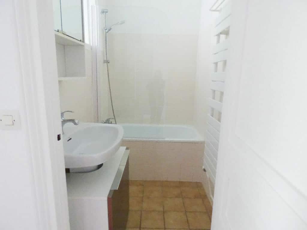 location maison alfort: 2 pièces, salle de bain: baignoire, chauffe serviette mural