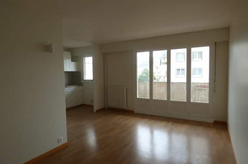 location studio dans le 94: 32 m², secteur centre-ville, cuisine ouverte sur le sjéour avec balcon
