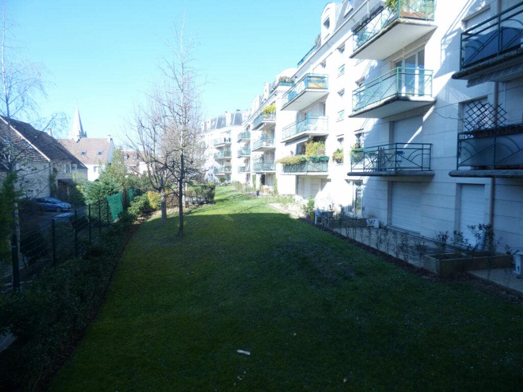 agence immobiliere maisons-alfort: appartement 3 pièces 82 m², résidence calme, proche de toutes commodités avec 2 places de parking en enfilades boxées