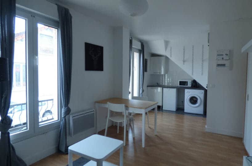 agence immobiliere maisons-alfort: studio meublé 20 m², pièce à vivre lumineuse avec cuisine aménagée et équipée