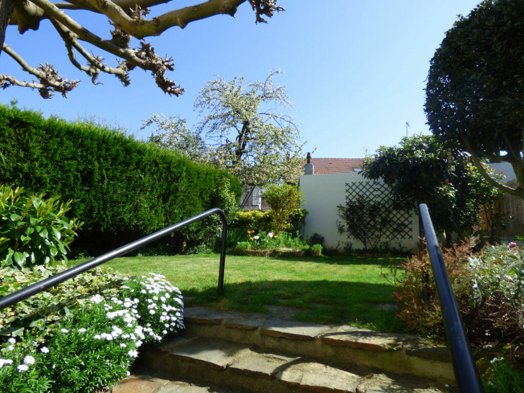 agence immobilière 94 loue appartement 3 pièces 66 m² à vitry sur seine avec jardin commun