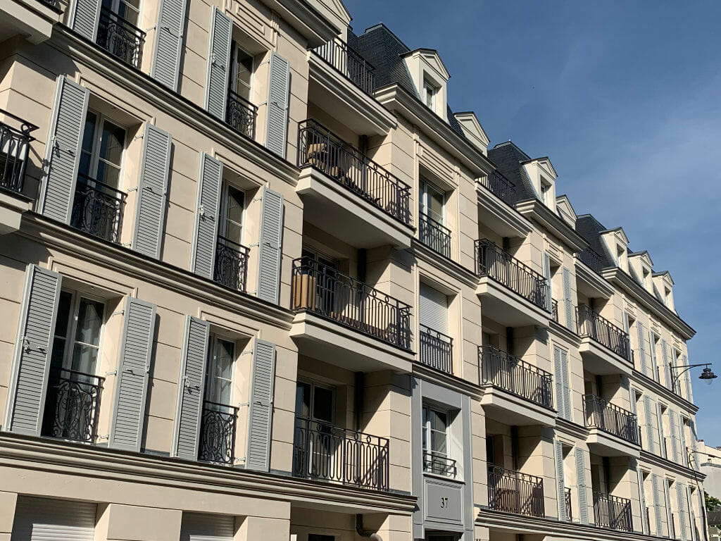 location appartement maisons alfort: 3 pièces 53 m², résidence avec ascenseur, balcon, parking