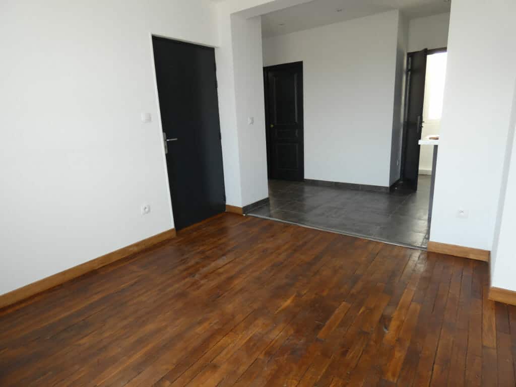 agence immo alfortville: loue appartement traversant 2 pièces 33 m², parquet au sol, cave, rue marcel sembat
