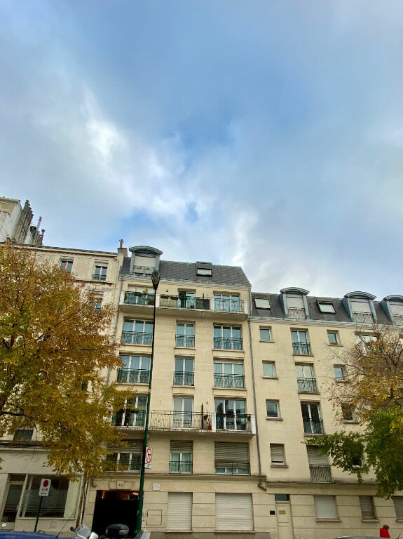 location appartement 94: 2 pièces 44 m², résidence en pierre de taille, saint-maurice