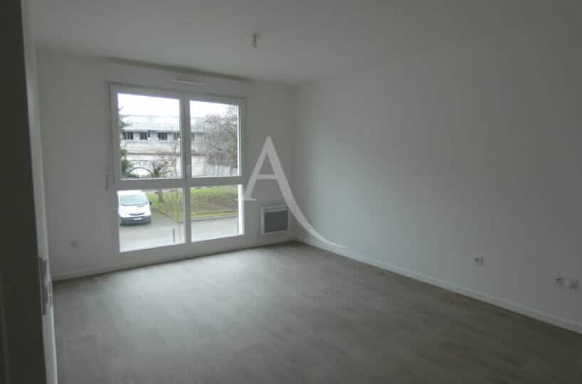 location appartement val de marne: 2 pièces 38 m², séjour lumineux, proximité du centre commercail belle-épine