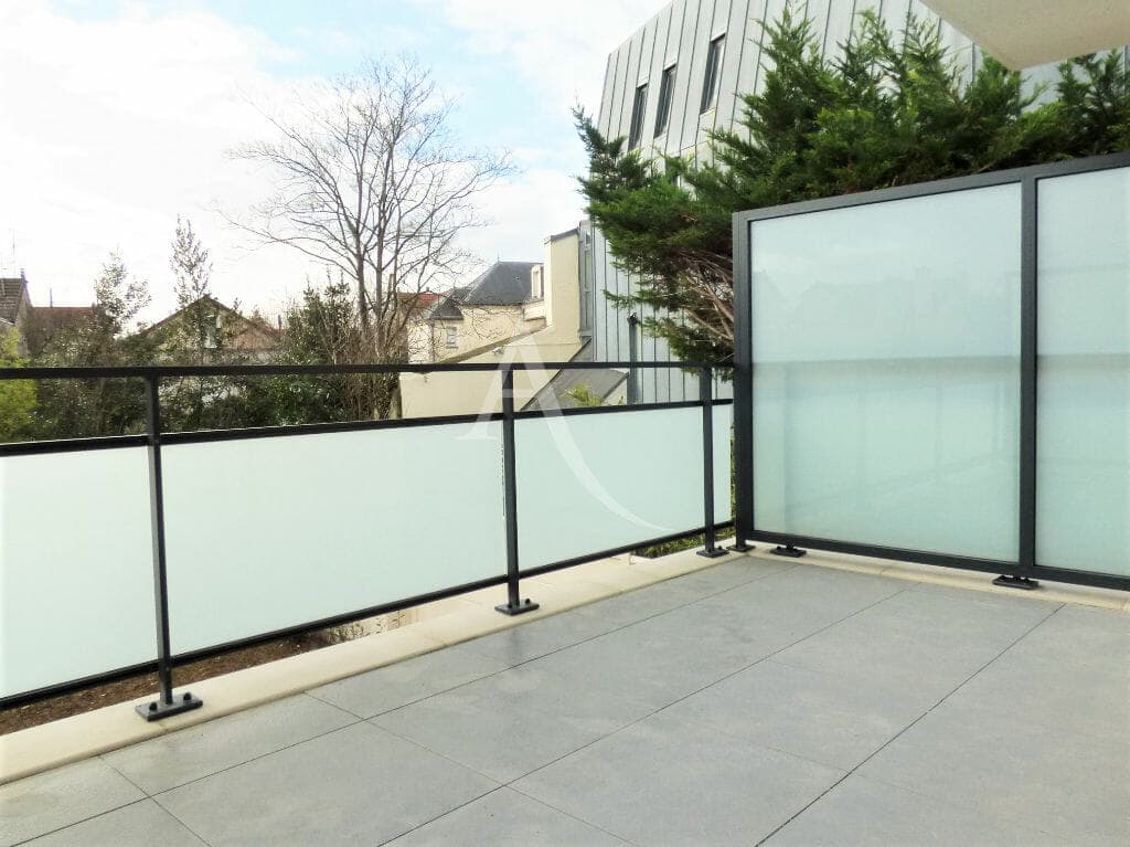 location appartement val de marne: 2 pièces 44 m², grande terrasse avec vue dégagée