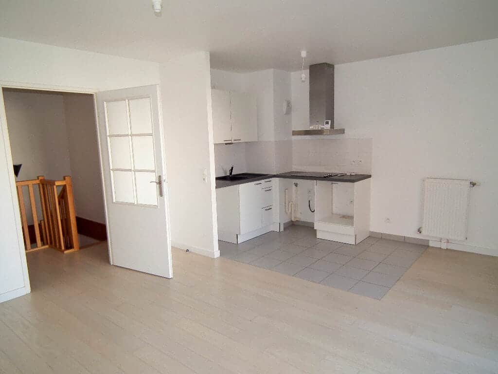 l adresse alfortville: 3 pièces 64 m², séjour avec cuisine ouverte et aménagée
