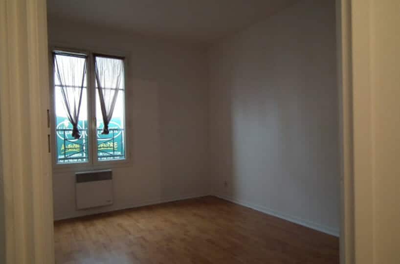 agence immo alfortville: location 3 pièces 58 m², bon état général, dans résidence 2002