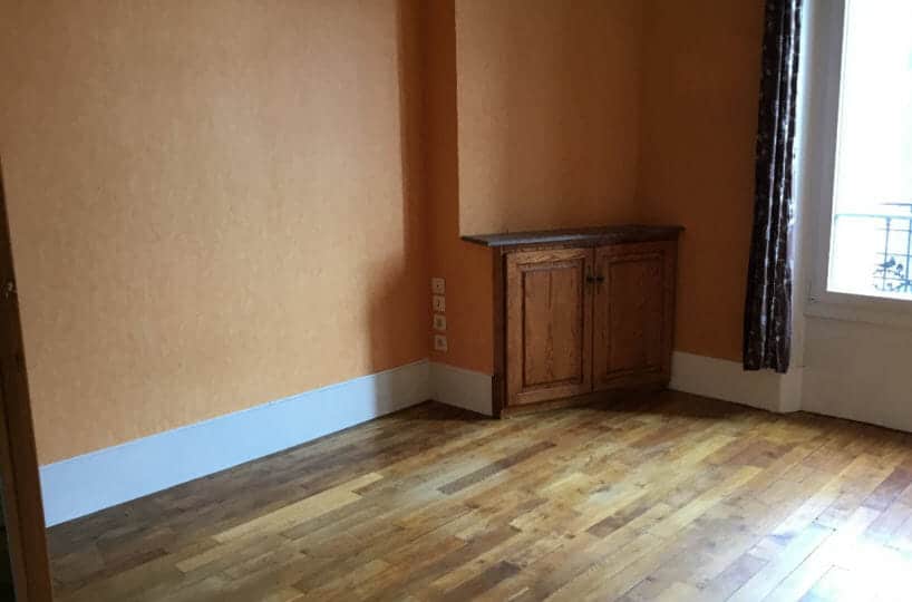 location appartement maisons alfort: 3 pièces 56 m², séjour avec parquet au sol, proche mairie centre ville