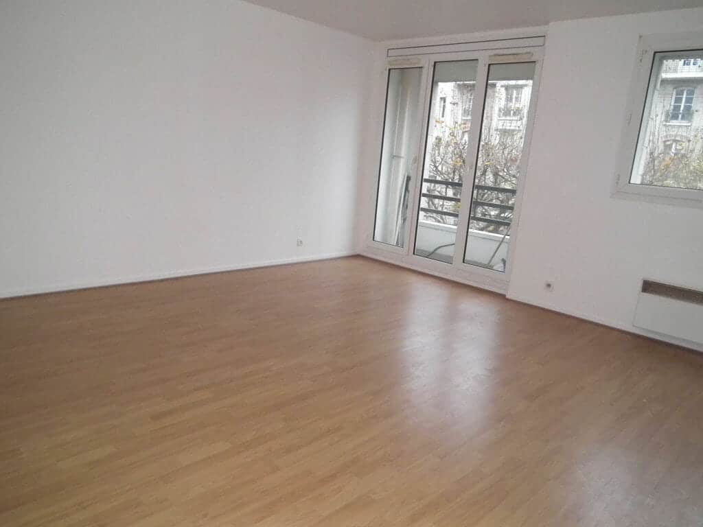 location charenton le pont: appartement 2 pièces 47 m², séjour, 2 balcons, immeuble récent de standing