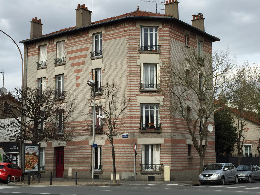 location appartement maisons alfort: 3 pièces 51 m², dernier étage d'un immeuble entretenu, proche commerce, métro stade