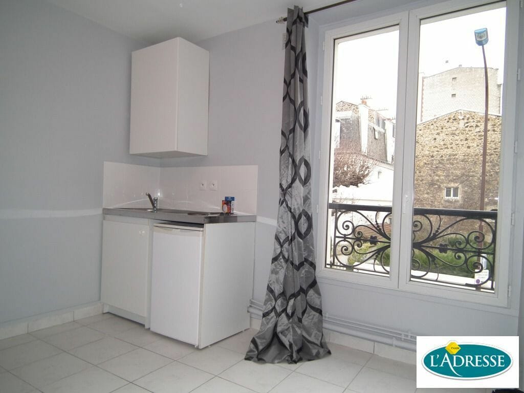 studio à louer charenton le pont: 12 m², pièce à vivre avec coin cuisine, secteur écoles, proche métro