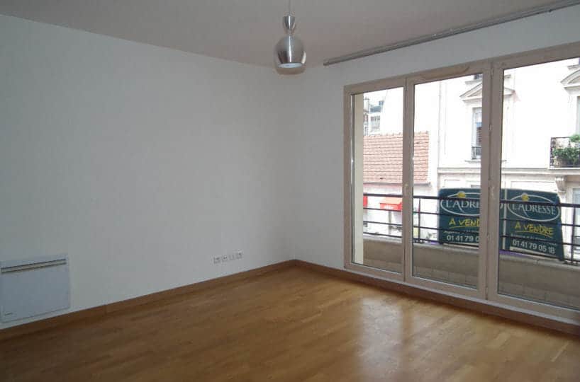 agence immo alfortville: appartement 3 pièces 55 m², pièce à vivre avec accès balcon
