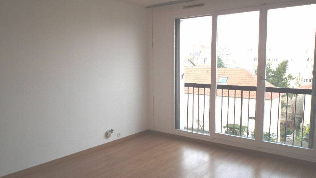 location appartement alfortville, 3 pièces 54 m², séjour lumineux avec balcon