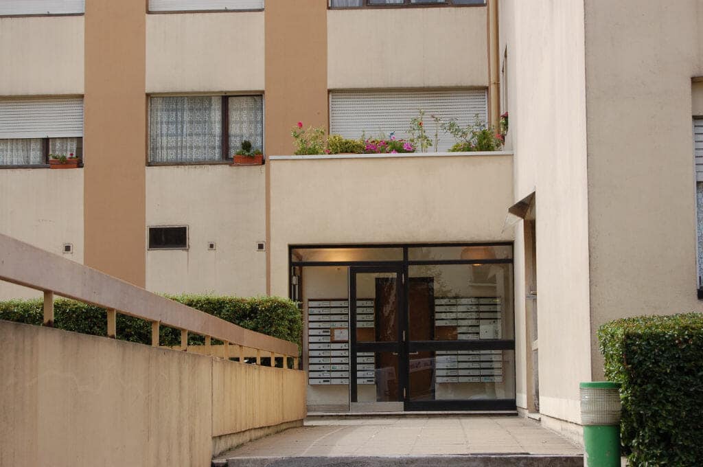 agence immobilière val de marne: studio 28 m², résidence avec gardien, 10 minutes du centre ville et du rer e de nogent-sur-marne