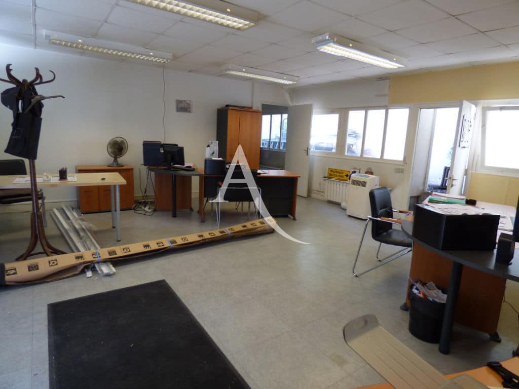 agences immobilières maisons alfort: local professionnel 1 pièce 60 m², plein pied, terrasse
