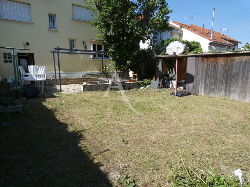 location maison dans le 94: 7 pièces 110 m², avec jardin 143 m², 2 emplacements voitures
