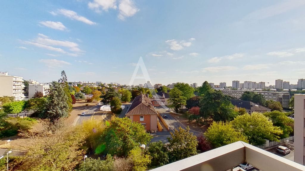 agence immobilière val de marne: appartement 4 pièces 95 m² - 5e étage - cave et parking