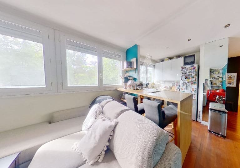 immo saint maurice: appartement 3 pièces 49 m², agréable pièce à vivre de 24 m²