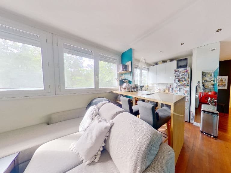 immo saint maurice: appartement 3 pièces 49 m², agréable pièce à vivre de 24 m²