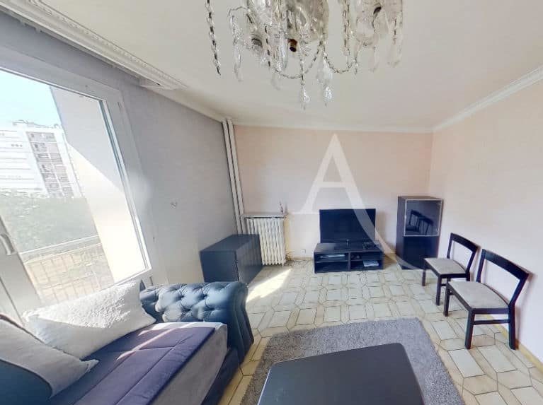 location appartement val de marne: appartement 4 pièces 66 m², à vitry sur seine centre