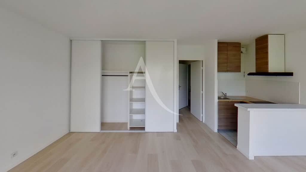 agence immobilière alfortville: studio 28 m², refait à neuf, grand séjour