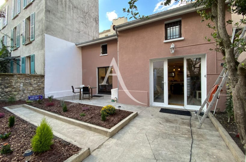 vente maison à charenton le pont: 4 pièces 90 m², entièrement rénovée (toiture, ravalement de façade), aperçu de la terrasse et jardin