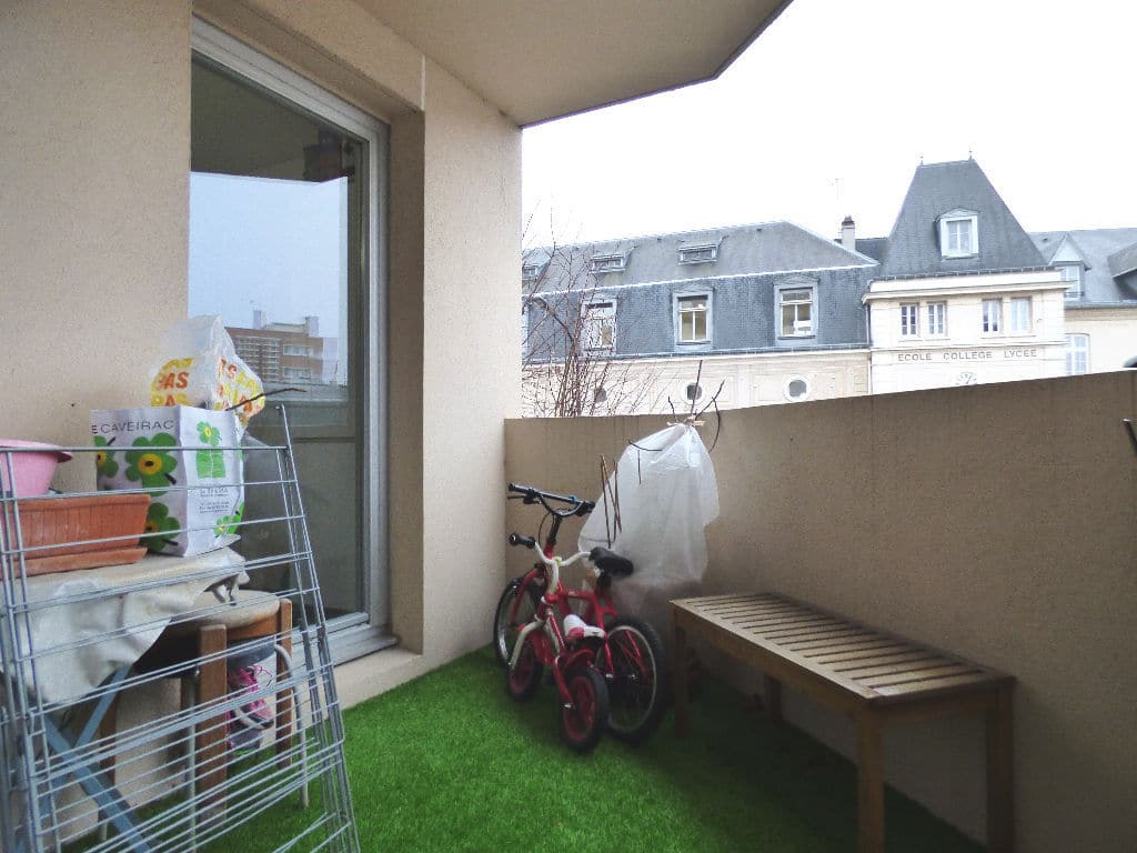 agence immo charenton le pont: à vendre appartement 3 pièces 68 m² avec balcon, cave, parking, quartier calme