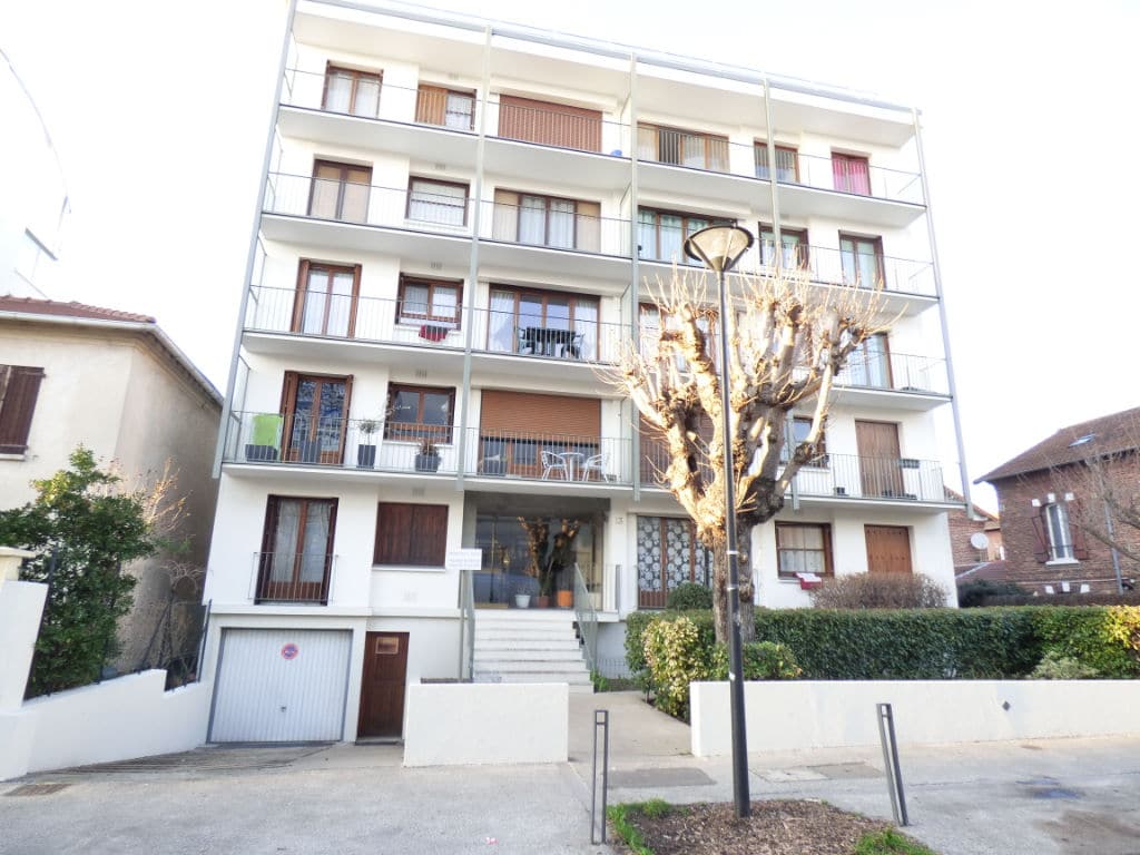 estimation appartement alfortville: 2 pièces 49 m² sur cour, balcon, cave, box, secteur centre ville