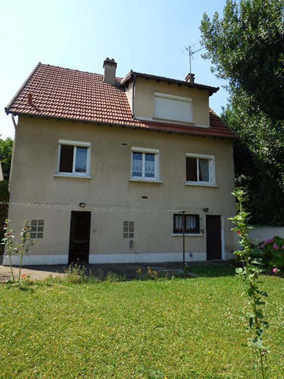 vente maison alfortville: 7 pièces 95 m², secteur pavillionnaire, garage, jardin et cour, proche rer d