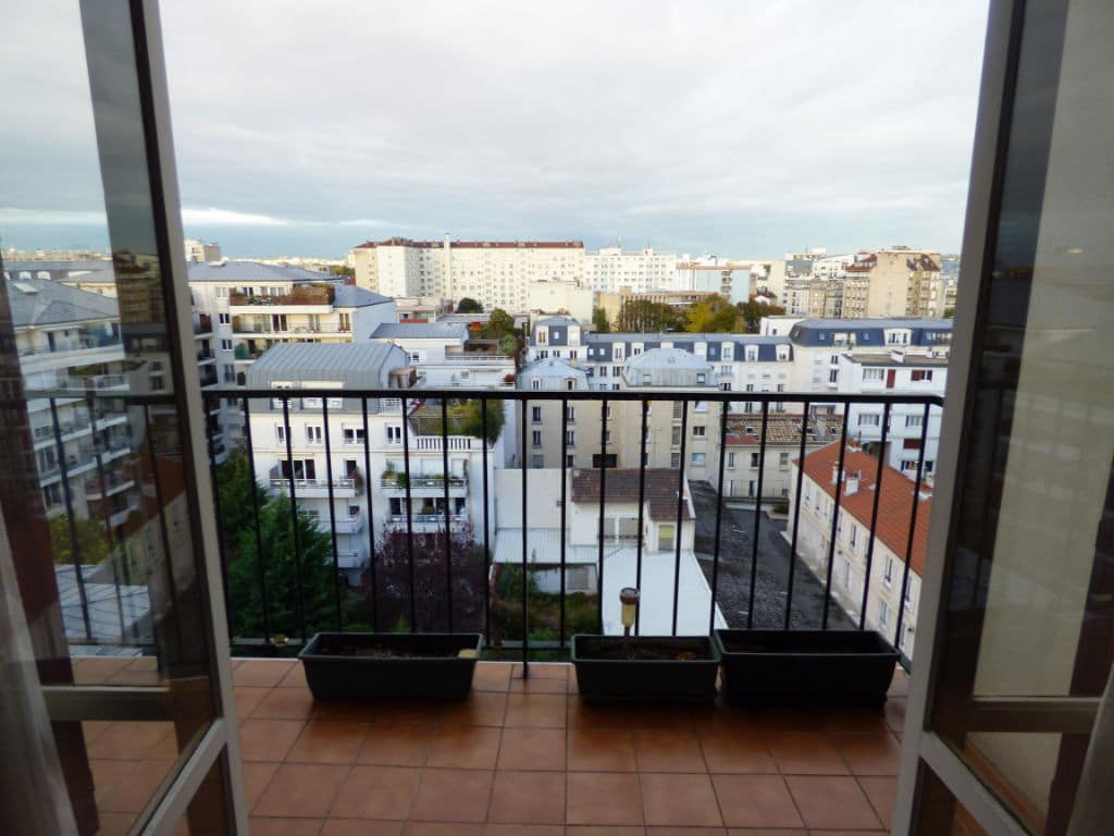 estimation appartement charenton: 3 pièces 64 m², dernier étage avec ascenseur, vue dégagée