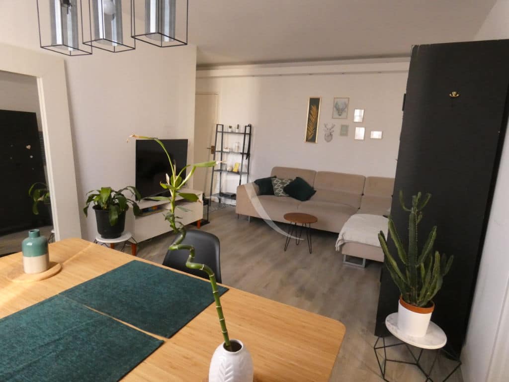 estimation appartement alfortville: 2 pièces 47 m², pièce à vivre lumineuse avec rangements