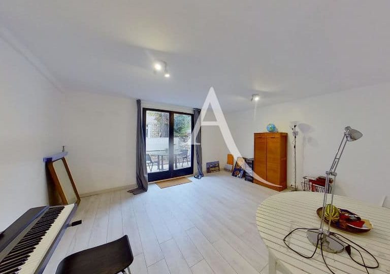 appartement à vendre à charenton le pont: 4 pièces 90 m², double séjour lumineux avec accès à la terrasse
