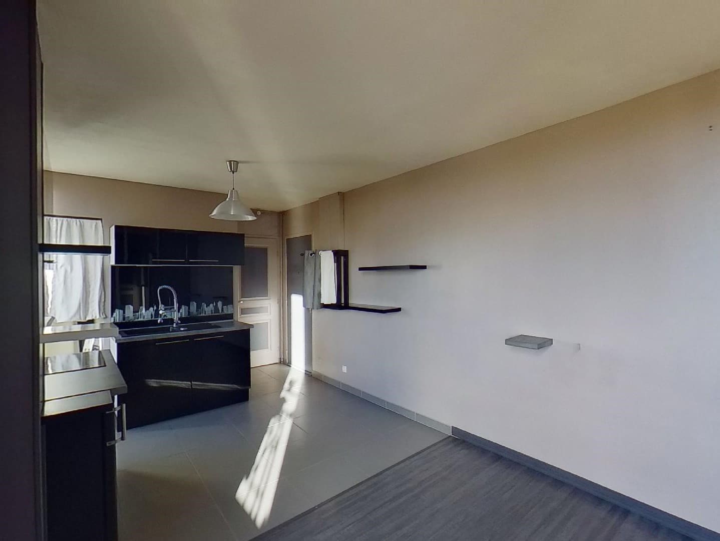 immo 94: studio, pièce à vivre avec coin cuisine aménagé et équipé, villeneuve st georges