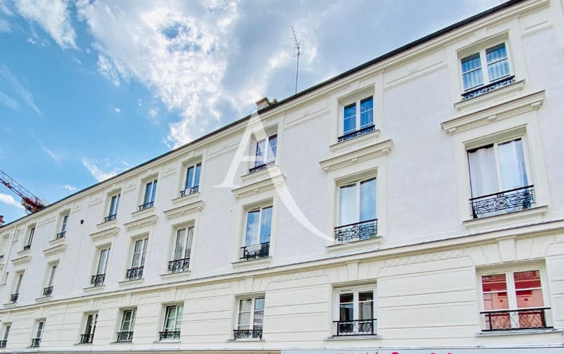 location studio charenton-le-pont: 19 m² rénové, belle façade de l'immeuble proche bois de vincennes
