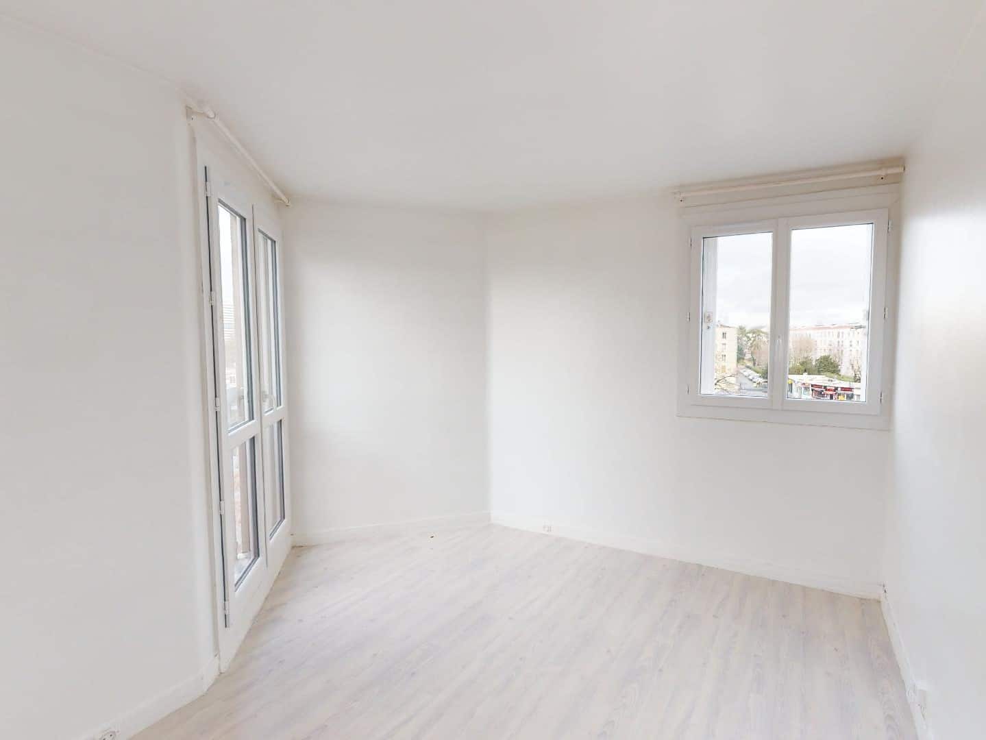 achat vente appartement: 4 pièces 85 m², séjour avec balcon, cave et parking, métro "université"