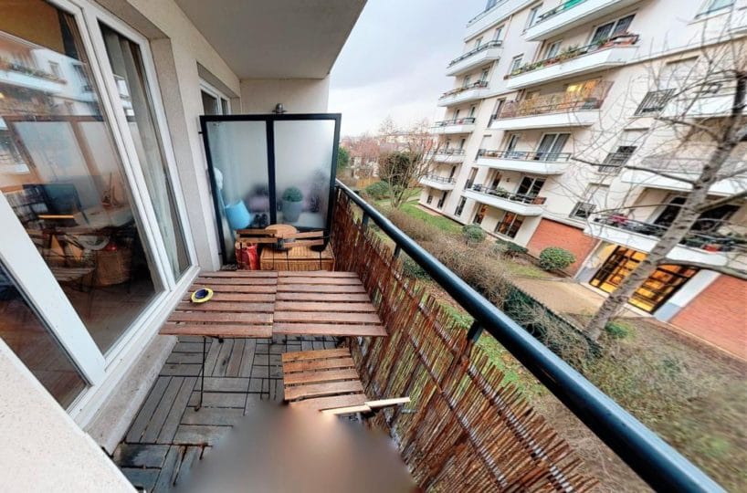 agence immo alfortville: vente 2 pièces 45 m², séjour avec baie vitrée donnant sur balcon filant, secteur nord