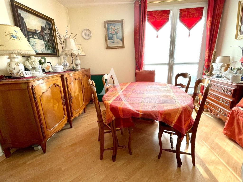 appartement à vendre maisons-alfort: grand 2 pièces 57 m², séjour avec balcon, vue sur parc, parking et cave