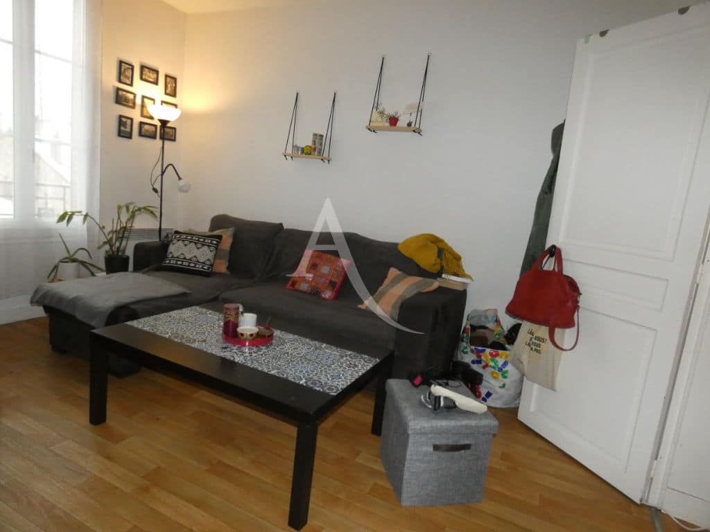 agence alfortville: 2 appartements de 30 m² chacun, séjour avec parquet au sol, centre ville
