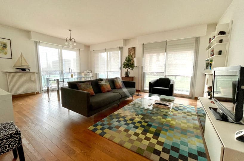 agence immobilière charenton-le-pont: à vendre 4 pièces 81 m², séjour spacieux avec balcon, cave et box