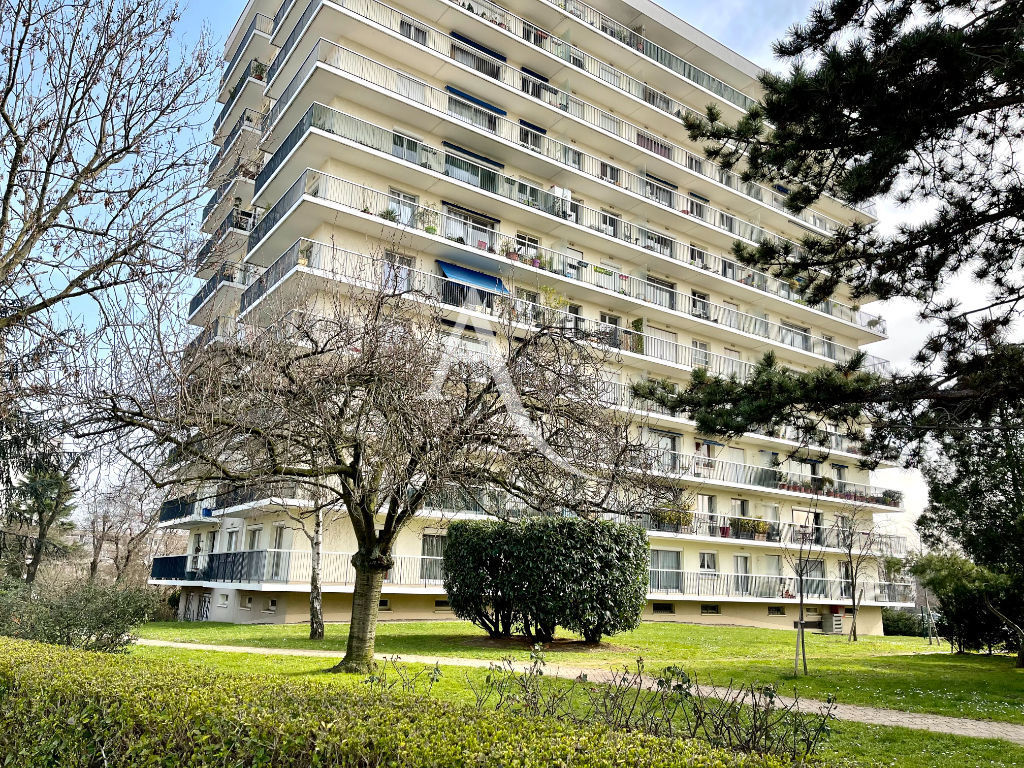 vente studio maisons alfort: 30 m², secteur pavillionnaire, résidence avec gardien, proche métro